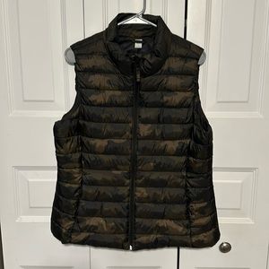 Old Navy Puffer Vest Large